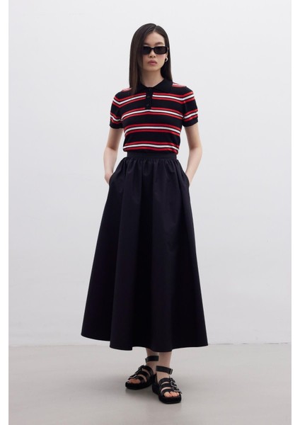 Kadın Siyah Volanlı Pamuklu Poplin Etek – Büzgülü Bel, Yan Cepli, Bluz ve Eşarpla Kolay Kombin