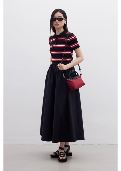 Kadın Siyah Volanlı Pamuklu Poplin Etek – Büzgülü Bel, Yan Cepli, Bluz ve Eşarpla Kolay Kombin