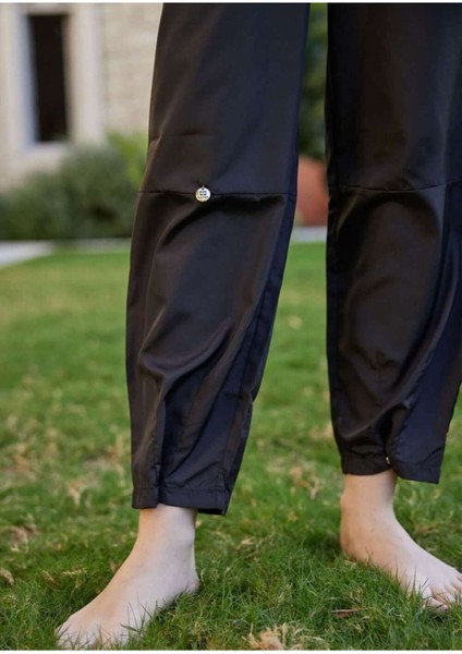 Kadın Siyah Su İtici Paraşüt Kumaş Çıtçıtlı Paça Mayo Altı Pantolon – Plaj ve Havuz Kullanımı