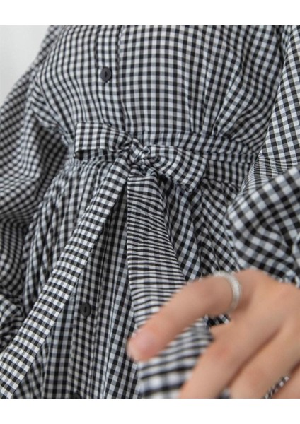 Kahverengi Pamuk Pötikare Tesettür Elbise – Boydan Düğmeli, Kuşaklı, Lastik Kollu, Bebe Yakalı Yazlık