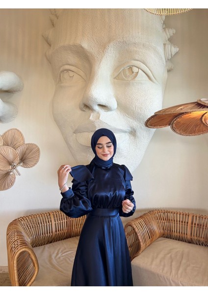 Cindy Kadın Tesettür Lacivert Saten Uzun Kollu Düz Desen Abiye – Özel Gün ve Davetler İçin Şık Seçenek