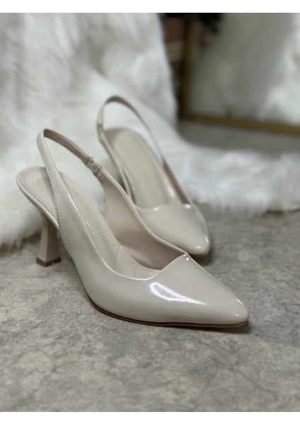 Günlük Kadın Sivri Burun Saten Kumaş Düz Desensiz Ince Arkası Açık Topuklu Model Abiye Ayakkabı 101B