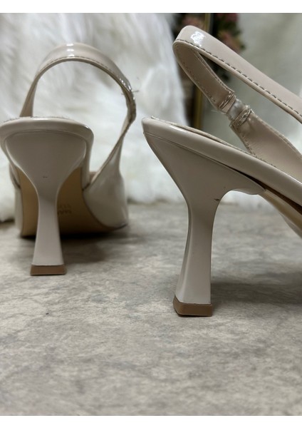 Günlük Kadın Sivri Burun Saten Kumaş Düz Desensiz Ince Arkası Açık Topuklu Model Abiye Ayakkabı 101B indirimleri