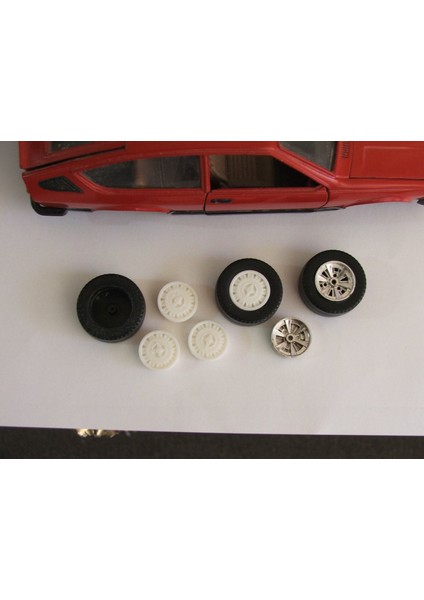 Yeni Bburago Için Alfa Romeo Fabrika Tarzı Jantlar T3167202