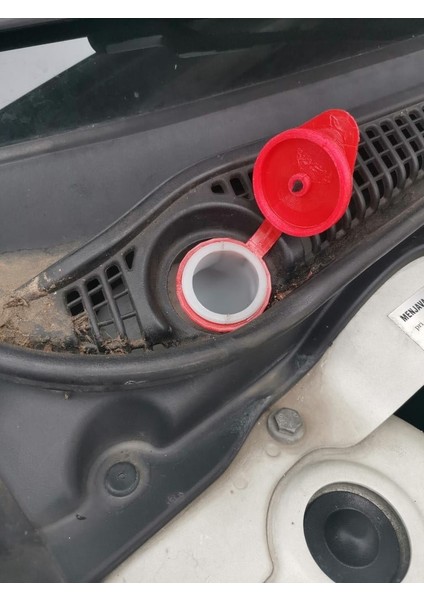 Yeni Volvo Silecek Deposu Kapağı T4666439