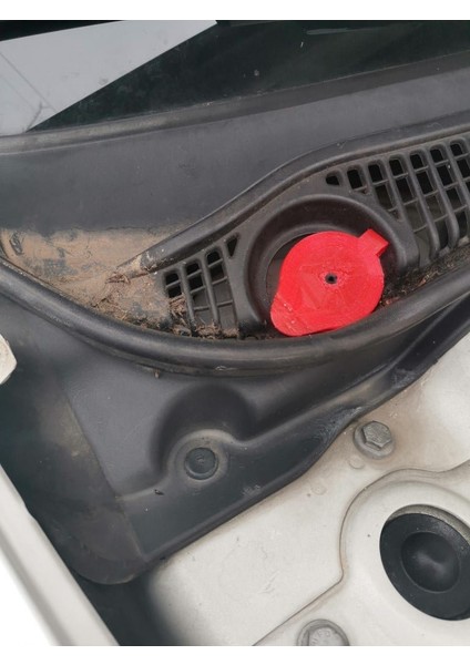 Yeni Volvo Silecek Deposu Kapağı T4666439 fiyatları