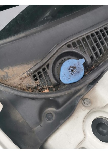 Yeni Volvo Silecek Deposu Kapağı T4666439 modelleri