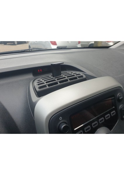 Yeni Peugeot 108 Manyetik Telefon Tutucu T3746575