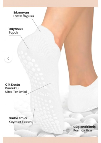 Kaydırmaz Tabanlı Unisex Beyaz Yoga, Pilates ve Tavaf Çorabı | Konforlu Nefes Alan Spor Patik Çorap