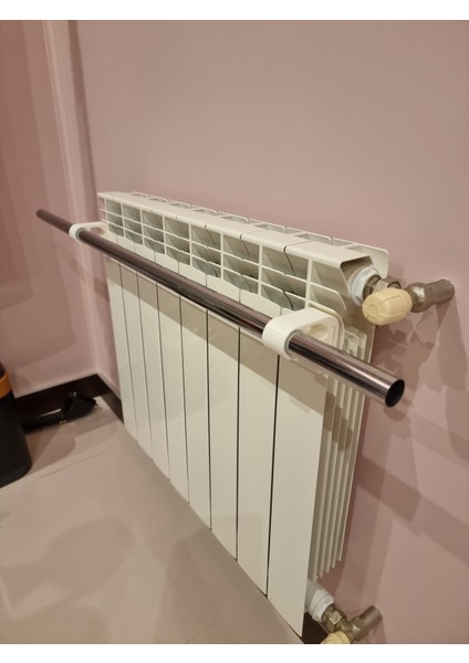 Yeni D25 Borusunun Altındaki Radyatör İçin Isıtmalı Havlu Askısı