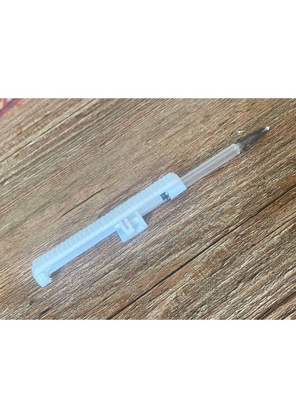 Yeni Ince Bir Şırınga 1 ml Için Bir Cihaz. (Plastik Aparattır!!!) fiyatları