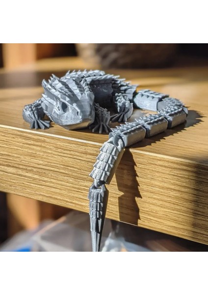 Yeni Mobil Kertenkele (Dragon) Kırmızı Gözlü Timsah Skink (Plastik Aparattır!!!)