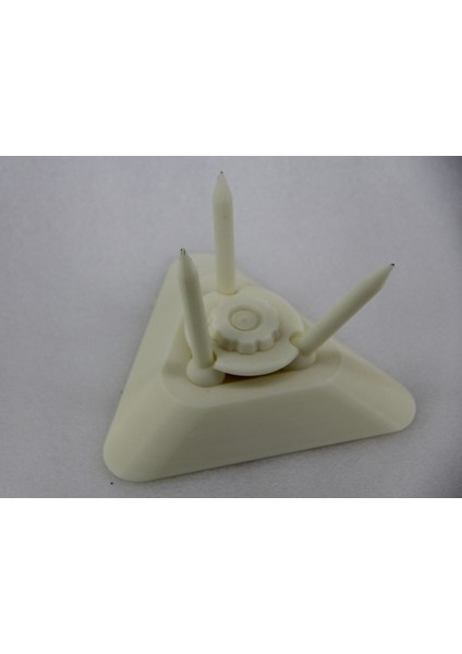 Yeni Uçak Modellerini Boyamak Için Bir Kızak. (Plastik Aparattır!!!)