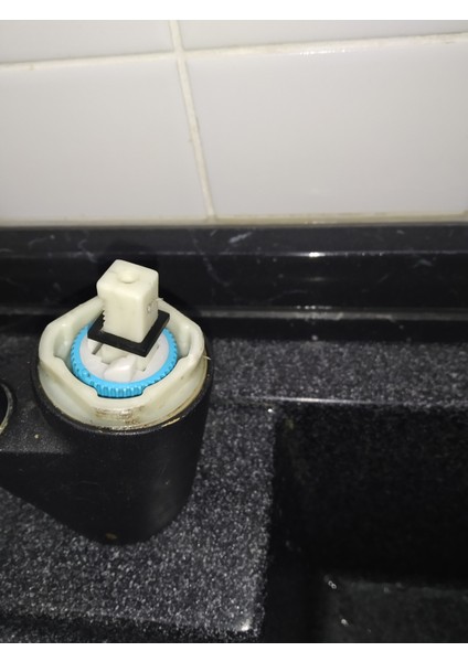 Yeni Italyan Musluğunun Anahtarı (Plastik Aparattır!!!) fiyatları