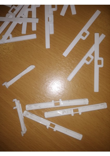 Yeni Dikey Panjurlar Için Çıta Tutucusu. (Plastik Aparattır!!!)
