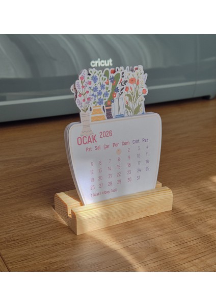Çiçekli Masaüstü Takvimi, Ahşap Standlı 2026 Yılı Takvim 9X11 cm indirimleri