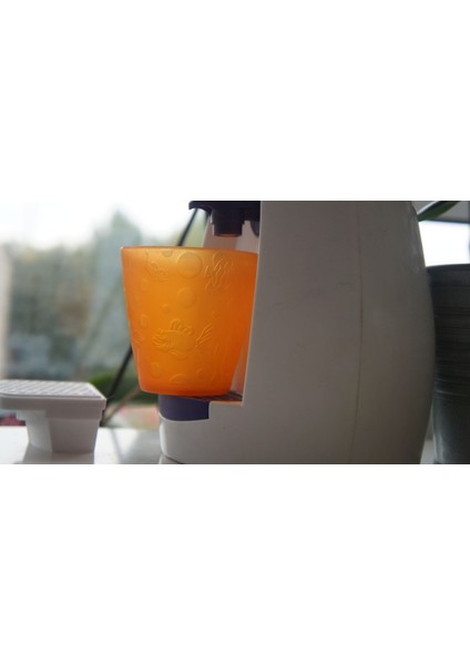 Yeni Bir Çocuk Su Dağıtıcısı Için Artan Tepsi (Plastik Aparattır!!!)