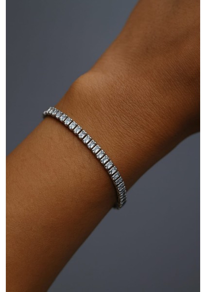 Zirkon Taşlı Baget Model Çelik Su Yolu Bileklik