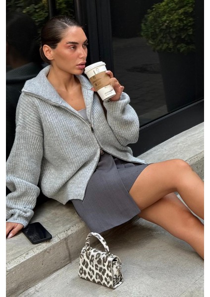 Açık Gri Çift Fermuarlı Kadın Triko Hırka MG2532 fiyatları