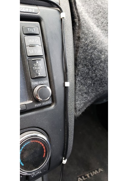 Yeni Araba Kablo Klipsi T3661634