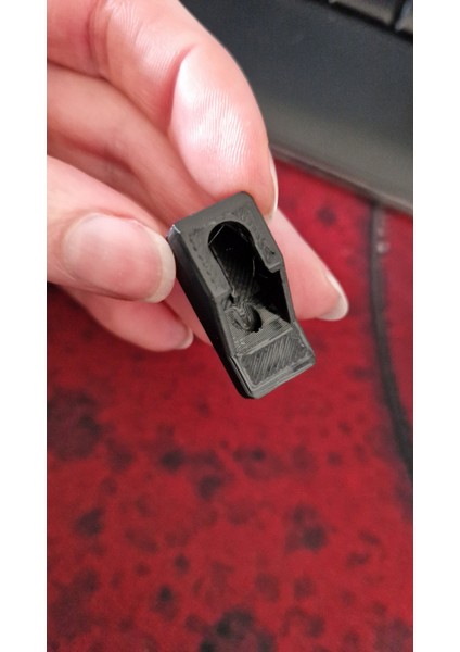 Yeni Mazda 3 Bagaj Gölgelik Mandalı T3811088 modelleri