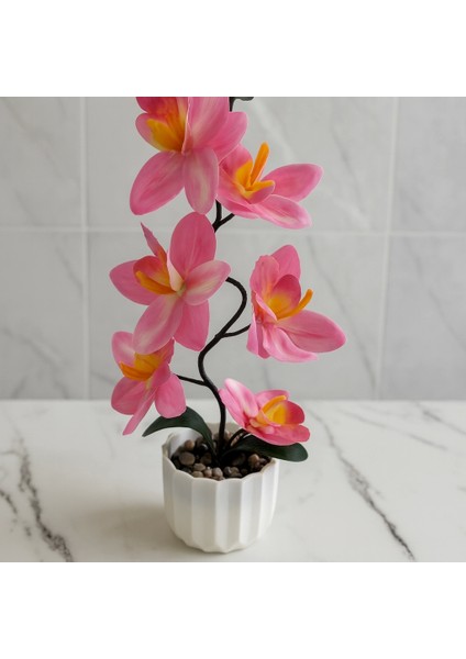 Pembe Yapay Orkide Çiçek – Plastik Saksıda Dekoratif Aranjman (15×15×35 Cm) fiyatları