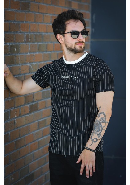 About Baskılı Çizgili Bisiklet Yaka Slim Fit Erkek Tshirt