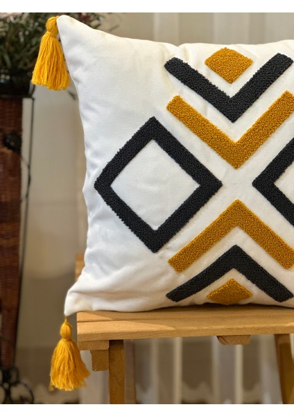 Tekli Punch Işlemeli Nakışlı Dekoratif Premium Kırlent Kılıfı fırsatları