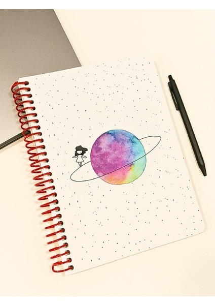 Satürn Kız Tasarımlı Spiralli Kareli Defter – 80 Yaprak, 160 Sayfa (18 x 24 Cm)