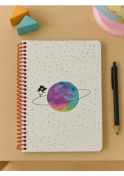 Satürn Kız Tasarımlı Spiralli Kareli Defter – 80 Yaprak, 160 Sayfa (18 x 24 Cm) fiyatları
