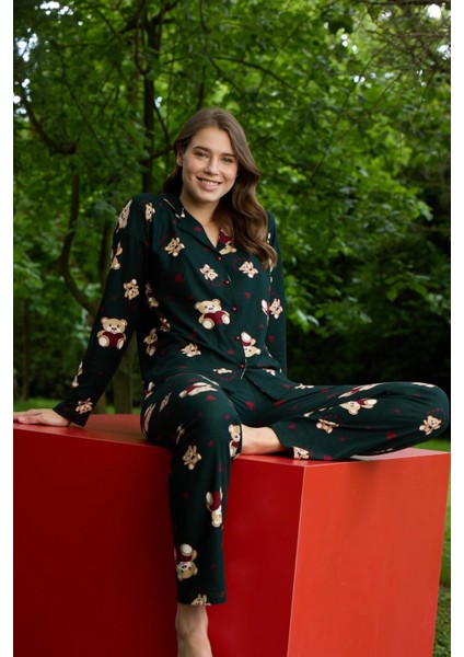 Kadın Ayıcık Desenli Önü Düğmeli Yeşil Pijama Takımı - 5660
