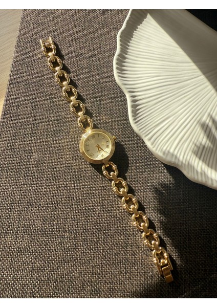 Retro Minimal Deri Kordon Vintage Kadın Kol Saati fırsatları