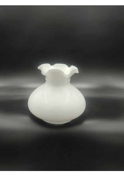 Avize Camı. Alaattin Model .süt Beyaz Parlak Renkte (Alt Yuva Çapı:11.00 Cm-H:14.00 Cm)