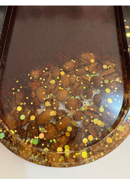 - El Yapımı 6'lı Epoksi Sunumluk - Gerçek Kahve Çekirdekli & Gold Glitterli - Ebatları: 17,5 x 9,5 cm modelleri