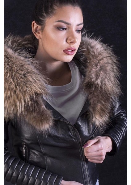 Hakiki Kuzu Derisi Siyah Yaka Kürklü Kol Işlemeli Kadın Deri Mont fiyatları