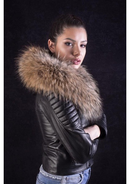 Hakiki Kuzu Derisi Siyah Yaka Kürklü Kol Işlemeli Kadın Deri Mont modelleri