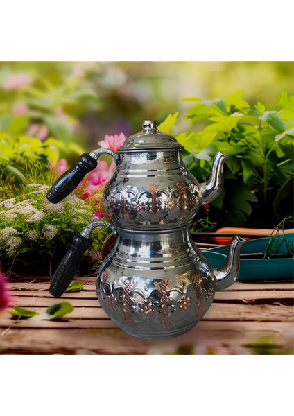 -El Işçiliği Işlemeli 26 cm Nikel Kaplamalı Bakır Çaydanlık – 3 Litre Kapasite, Geleneksel Osmanlı Motifli, Dayanıklı ve Şık Tasarım