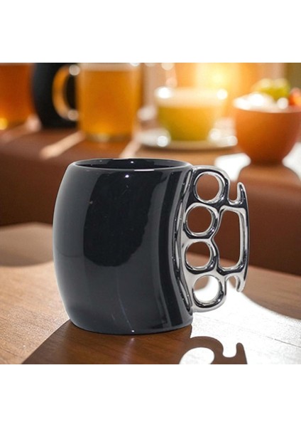 Dövüş Yüzüğü Tasarımlı Siyah Seramik Kupa – 350 ml Özel Tasarım