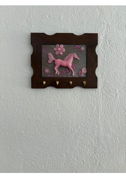 - Pembe At Figürlü - Epoksi Ahşap Anahtar Askılığı (Tek Ürün) - Ebat : 24 x 29 cm modelleri