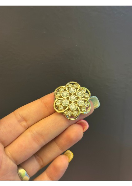 Zirkon Taşlı Çelik Çiçek Broş Yaka Iğnesi 3x3 cm fiyatları