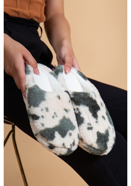 Kadın Desenli Peluş Yumuşak Hafif Ses Yapmayan Kaymaz Taban Çeyiz Bohça Kışlık Ev Terliği fiyatları