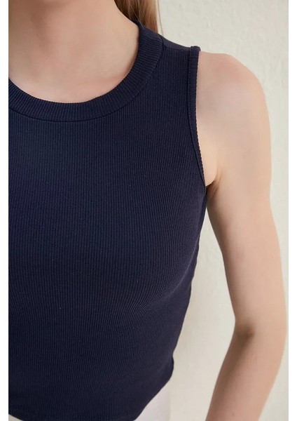 Kadın Zargo Model Fitted/vücuda Oturan Geniş Biyeli Halter Yaka Fitilli Esnek Örme Crop Bluz modelleri