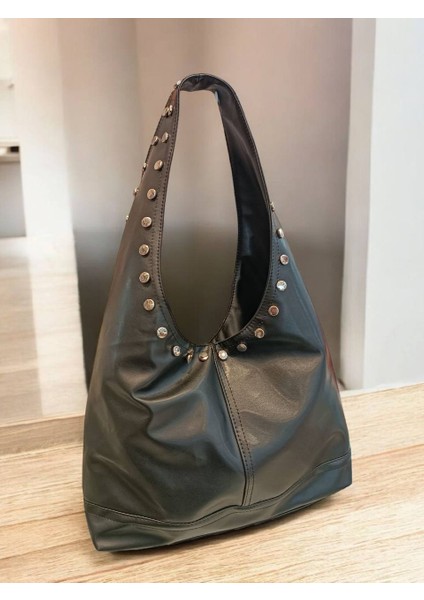 Kadın Zımbalı Büyük Boy Omuzçantası