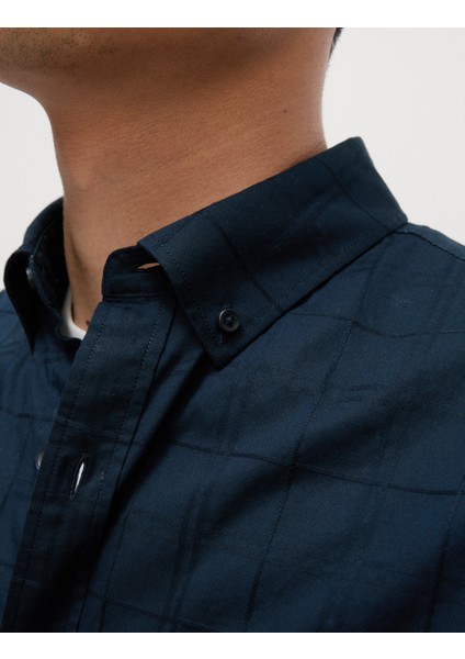 Kolay Ütülenen Saf Pamuk Dokulu Gömlek fırsatları