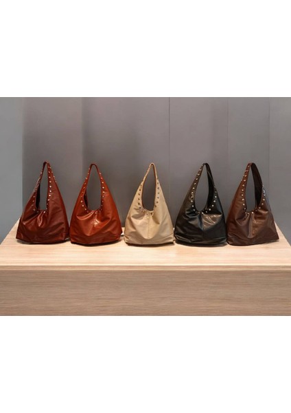 Kadın Zımbalı Büyük Boy Omuzçantası modelleri