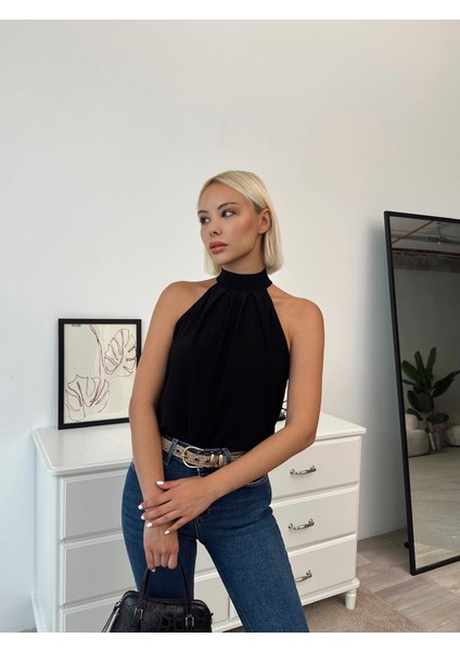Kadın Halter Yaka Desenli Sandy Kumaş Bluz modelleri
