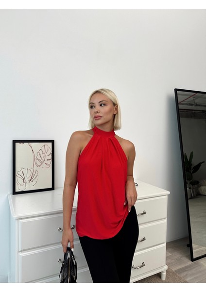 Kadın Halter Yaka Desenli Sandy Kumaş Bluz modelleri