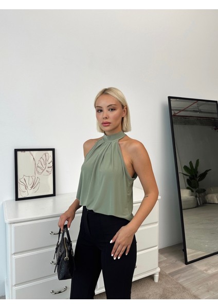 Kadın Halter Yaka Desenli Sandy Kumaş Bluz