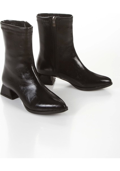 Siyah Rugan Kısa Kalın Topuklu Sivri Burunlu Günlük Bot fiyatları