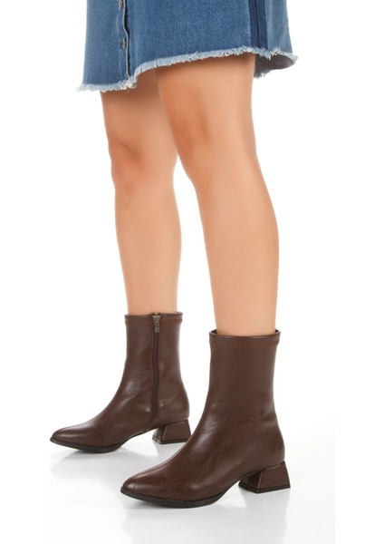 Kahverengi Kısa Kalın Topuklu Sivri Burunlu Günlük Bot fırsatları